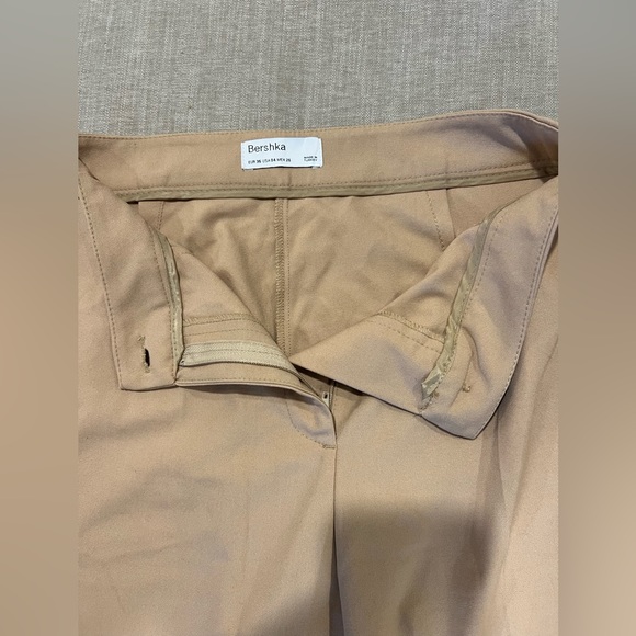 Bershka tailored women’s flowy pant, size US 4 - Picture 2 of 5